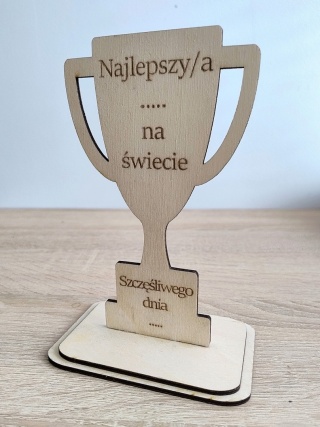 Drewniany PUCHAR Statuetka na Dzień Taty Mamy Dziadka Babci prezent personalizowany GRAWER tekst